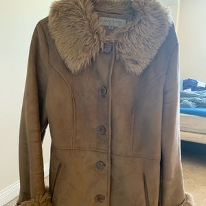 Beautiful Anne Klein faux sterling winter coat.